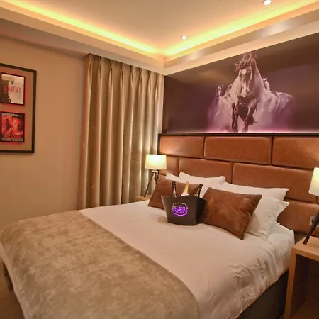 Hotel The