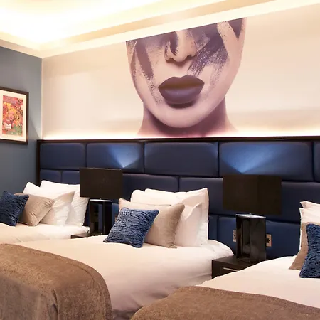 Hotel The