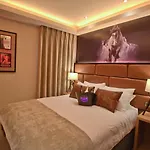 Hotel The