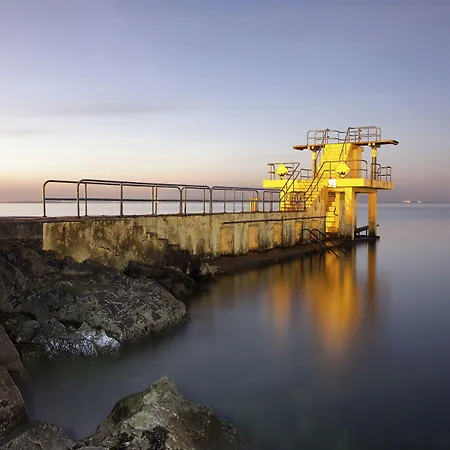 فندق The Residence Hotel غالواي