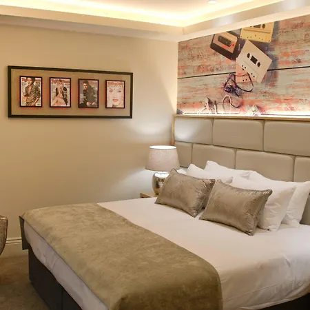 فندق The Residence Hotel غالواي