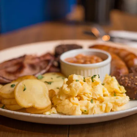 The Residence Hotel 3* غالواي